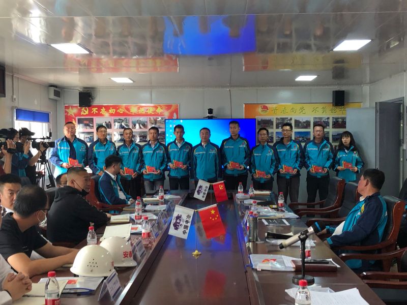 6辦實(shí)事環(huán)節(jié)-黨員先鋒崗授牌